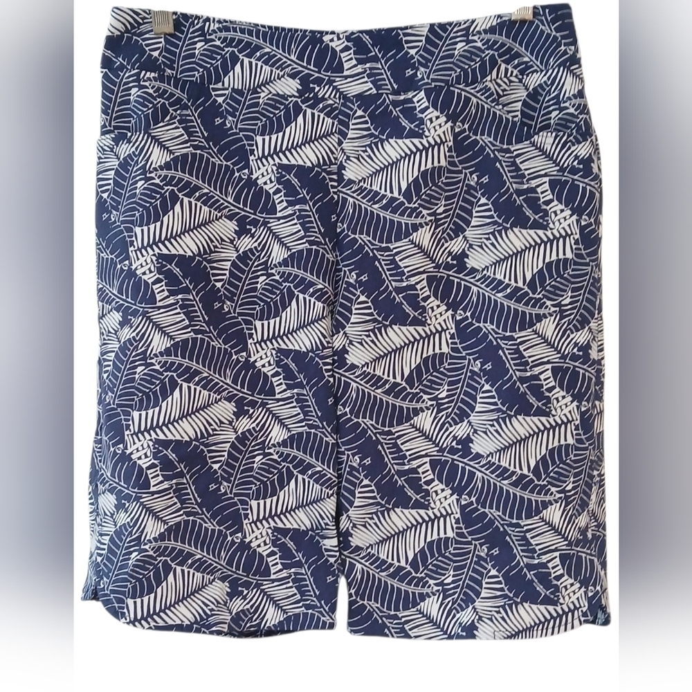 Bella Rose - Blue & White Shorts W/Floral Design, Front Pockets, Elastic Waist, - Picture 4 of 9